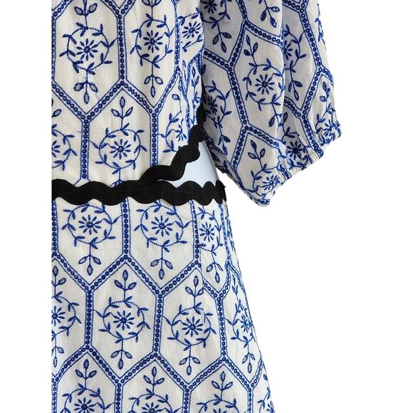 NWT H&M Blue White Embroidered Floral Eyelet Black RicRac Cutout Waist Dress XXL - Picture 3 of 8